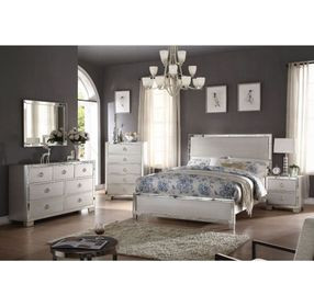 Voeville II Platinum King Panel Bed