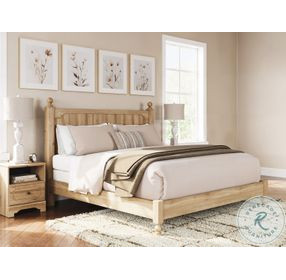 Galletyn Warm Brown King Panel Bed
