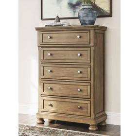 Vandenmore Medium Brown 5 Drawer Chest