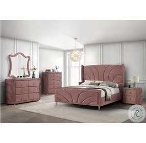 Salonia Pink Velvet Eastern King Upholstered Platform Bed