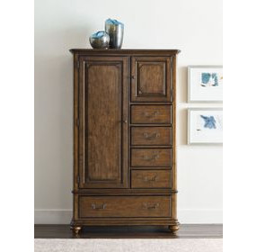 Commonwealth Witham Medium Stain Gentlemen's Chest