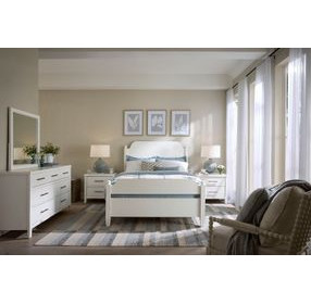 Pure Maple Cottage White Queen Poster Bed