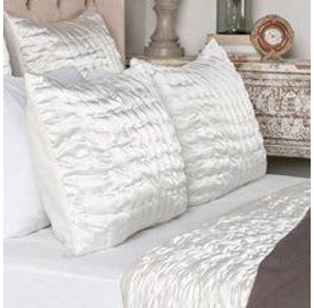 Aura Ivory Queen Quilt